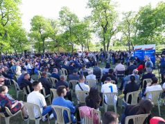 Berisha me fermerët e Elbasanit: Politika që ndoqi qeveria Rama ishte shkatërrimtare, hapi kufijtë për prodhimet serbe