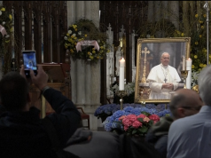 (Video) Nga Vatikani deri në Azi e Amerikën Latine. Në mbarë botën mbahen mesha përshpirtjeje për Papa Françeskun. Bashkohen edhe kishat në Shqipëri