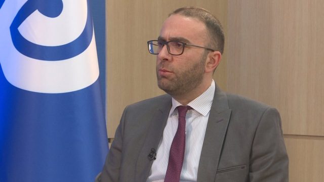 -1000-0-MERITA-INTERVISTA-GAZMEND-BARDHI-PJESA-2_0001_frame_23356