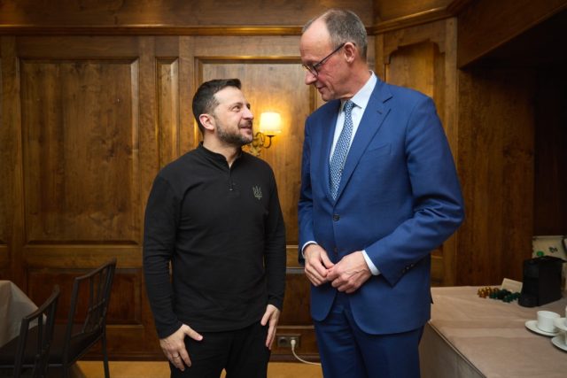 53611d41a60c0c4ed18b66045e13e747_1739642367_extra_large Kancelari gjerman Merz: Gjermania do të ndihmojë Ukrainën në prodhimin e armëve me rreze të gjatë pa kufizime