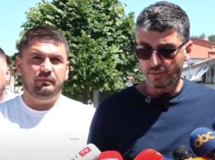 Helmimi i fëmijëve me salmonelë në Gramsh, prindi në protestë: Nusja thotë se kanë konsumuar supën e pulës