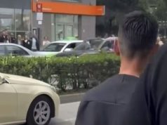 Prag tragjedie në Tiranë! Nga lokali përleshen në rrugë, i riu dhunon dhe i merr armën policit dhe ia drejton…