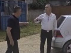 Në Memaliaj, komisionerët e PD-së kapin në flagrancë “patronazhistin” duke orientuar votuesit