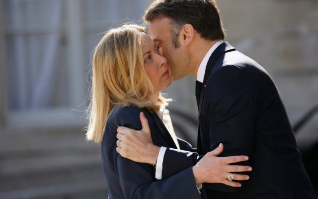 -800-0-1747650205xmeloni-macron-189