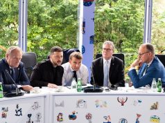 Çfarë e shokoi kancelarin Merz në telefonatën me Trump Çfarë ndodhi në atë takim, në të cilin morën pjesë edhe Emmanuel Macron, Donald Tusk dhe Keir Starmer dhe që pasoi bisedën telefonike dyorëshe midis Trump dhe Putin dhe si shkoi në të vërtetë diskutimi, këtë e dinë vetëm udhëheqësit