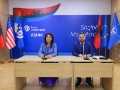 PD: Probleme me zarfet në Greqi! Persona të pa autorizuar tërheqin zarfet dhe mbushin fletën e votimit