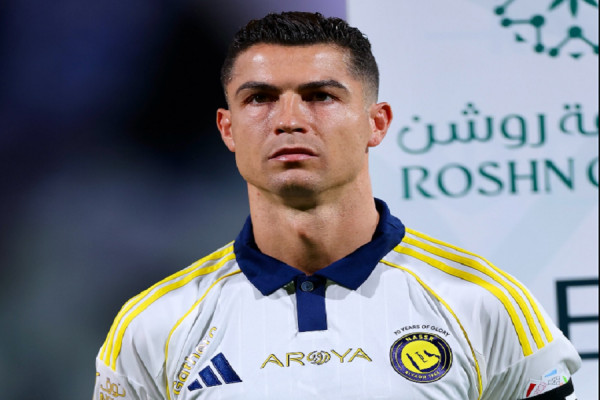 Cristiano Ronaldo Cristiano Ronaldo largohet nga Al Nassr pas një sezoni të suksesshëm individual. Zbuloni se cilat klube janë në garë për yllin portugez dhe çfarë e pret në Kupën e Botës për Klube 2025.