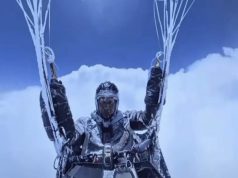 (Video) Një fluturim i pabesueshëm: Paraglideri në Kinë mbijeton pasi u ngrit nga një re në 8,598 metra lartësi