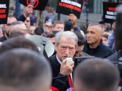 Nga Brukseli në protestë, Berisha: U garantoj se Edi Rama kurrë nuk do mund të qëndrojë në atë karrige me zgjedhje të vjedhura