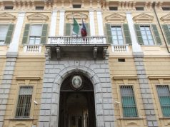 “Më bëtë magji me sodë buke”/ 51-vjeçarja shqiptare dënohet me dy vite burg sepse përndiqte fqinjët në Itali