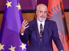 “Është dita e fundit e ballafaqimit”- Rama thirrje diasporës: Ata që kanë ende zarfet nëpër shtëpia, keni ende kohë për t’u bërë pjesë takimit historik të 11 Majit