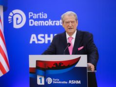 Berisha: Vendimet politizuese të administratës Biden, që ndëshkonin opozitën konservatore, përfunduan njëlloj si ai firmosi