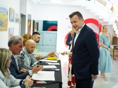 Balla voton në Librazhd: Dilni votoni për PS, për Shqipërinë në BE