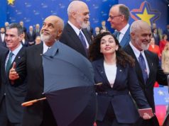 Nga shiu i Tiranës te drita e Europës, Rama uron një të diel të paqtë me kujtimet e tij nga Samiti