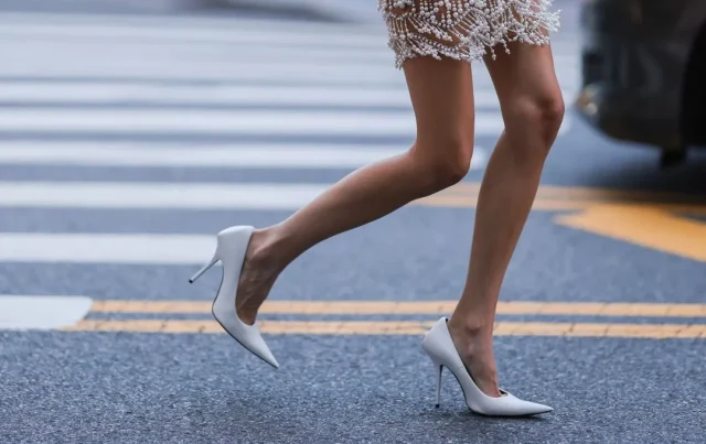 aaf8deccb688-heels.jpg