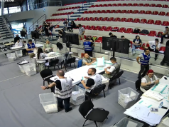 Edhe 72 mijë zarfe pa hapur, si shpërndahen votat e diasporës! PS forcë e parë