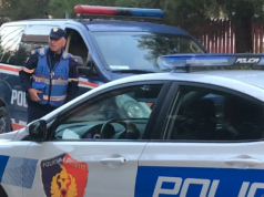 Sherr i madh mes 8 vajzave në Tiranë, ndërhyn policia në sheshin “Nënë Tereza”