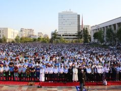 Dy orë leje nga puna për faljen e namazit, tre ndryshimet e propozuara në Kodin e Punës për të garantuar të drejtën fetare