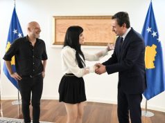 Kola dhe Beatriçja vizitojnë Kryeministrin e Kosovës