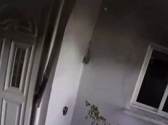 Vlorë/ E moshuara harroi sobën ndezur, digjet shtëpia.