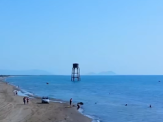 (Video) Rama i bën reklamë plazhit të Semanit në Fier