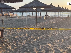 Golem, sekuestrohen 100 komplete me çadra dhe shezlongë.