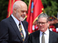 Rama për The Guardian: Plani për ngritjen e qendrave të emigrantëve tregon se Britania ndodhet në “vend të errët”!