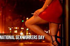 Kur gratë pushtuan Kishën: Prostitutat që tronditën Francën dhe ngritën zërin për lirinë. 2 Qershori dita ndërkombëtare e prostitutave 2 qershori nuk është më vetëm një datë në kalendar. Është Dita Ndërkombëtare e Punonjësve të Seksit