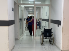 E moshuara vdes në spital pas injeksionit në ambulancën e lagjes! Dyshohet se i shkaktoi reaksion