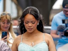 Rihanna në pritje të fëmijës së tretë. Shfaqet në premierën e “The Smurfs”