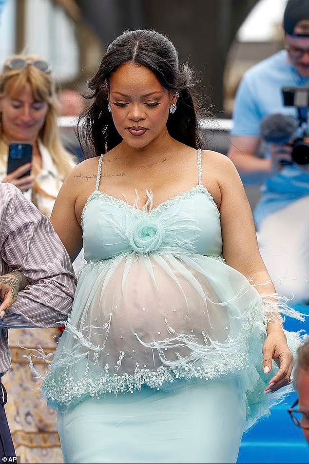 rihanna1-1