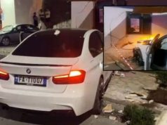 Aksident në Fushë-Arrëz, tre të plagosur nga përplasja e makinës në një lokal