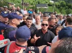 Banorët e Thethit protestë kundër prishjes së objekteve pa leje, bllokojnë urën! Tensione me policinë: Nuk i kemi vjedhur kujt! Po largoni turistët…