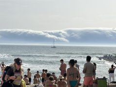 Pamje spektakolare në Portugali/ Çfarë është “Reja rrotulluese” që mbuloi bregdetin si një valë gjigante