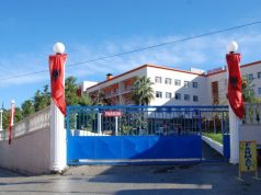 Vlorë/ Një 17-vjeçare në gjendje të rëndë, dyshohet se është vetëplagosur me armë zjarri