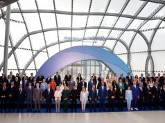 Rama ndan fotoalbumin nga Konferenca për Rimëkëmbjen e Ukrainës në Romë