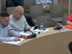 KAS nis mbledhjen, PD raporton mbi shkeljet në Elbasan dhe filmimet