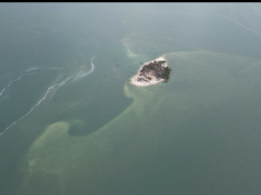 (Video) Ishulli në Sierra Leone po zhduket nën ujë, banorët pa shpresë në mes të oqeanit
