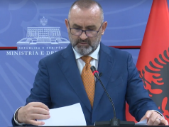 Ministri i Drejtësisë, Ulsi Manja, në një deklaratë për shtyp ka kërkuar hetim disiplinor për prokuroren Elsa Gjeli, pas ndërtimeve pa leje në Theth.