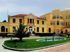 Ambasada e SHBA paralajmëron qytetarët joamerikanë: Rrezikoni vizën turistike nëse keni për qëllim të lindni fëmijën tuaj në Amerikë.