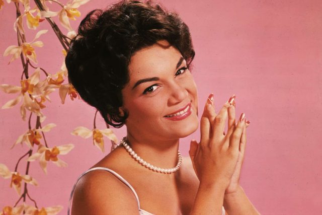 connie-francis-prebit-tout-110524-b1a161a08b4d442e9356cdb1f909ddbb