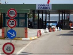 Vatër zjarri pranë doganës së Gorricës/ Pala maqedonase pezullon përkohësisht punën