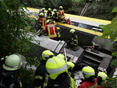 Gjermani/ Treni del nga shinat, raportohet për disa viktima