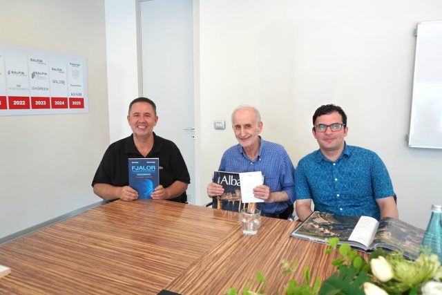 In a world of digitization and artificial intelligence, the Dictionary of Information Technology
