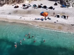 Rama publikon pamje nga bregdeti i Jonit: Energji pushimesh në Gjirin e Gramës