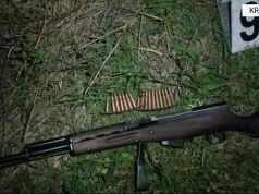 Qëlloi me pushkë në drejtim të banesës së komshiut, vihet në pranga 18-vjeçari