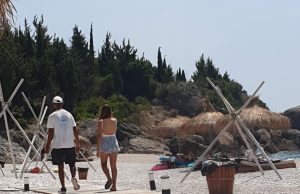 Balla: Fund gardheve në plazhe dhe ndërtimeve gjatë sezonit turistik, ndryshimet në ligj diskutohen nesër në Kuvend