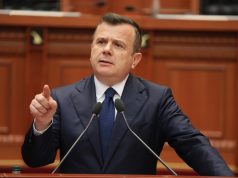 Berisha e quajti 21 janarin krim shtetëror pa dashje, reagon Balla: Saliu urdhëruesi politik i vrasjeve në bulevard