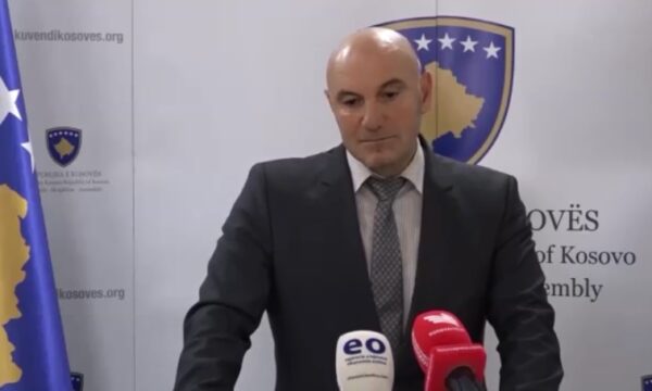 adem-hoxha-konferenca-600x360