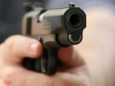 Plagosje me armë në Lushnjë, pronari i lokalit qëlloi klientin.